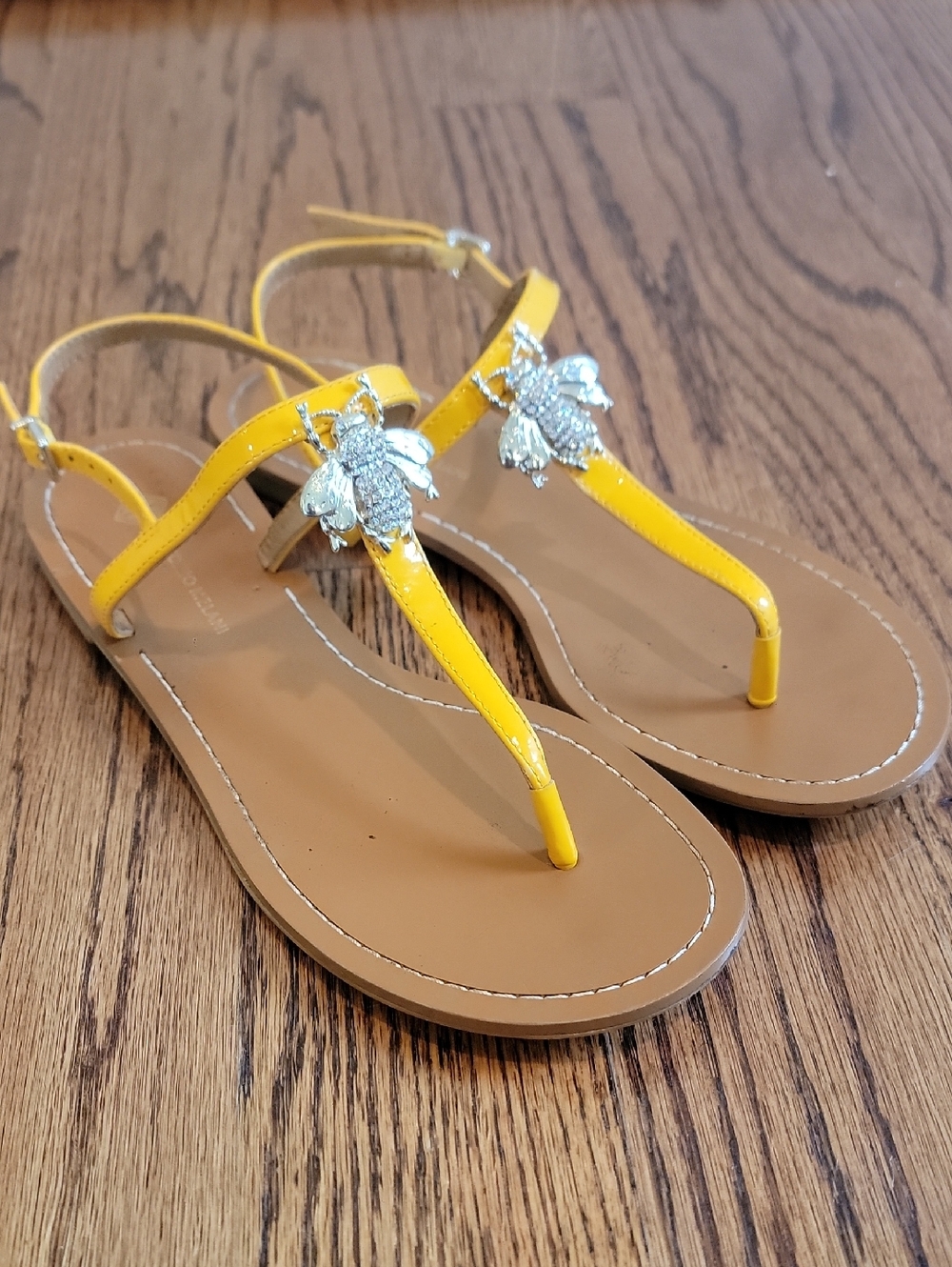 Antonio Melani Sandals Yellow With Jewel Encrusted Bee Size 8.5 Very Good